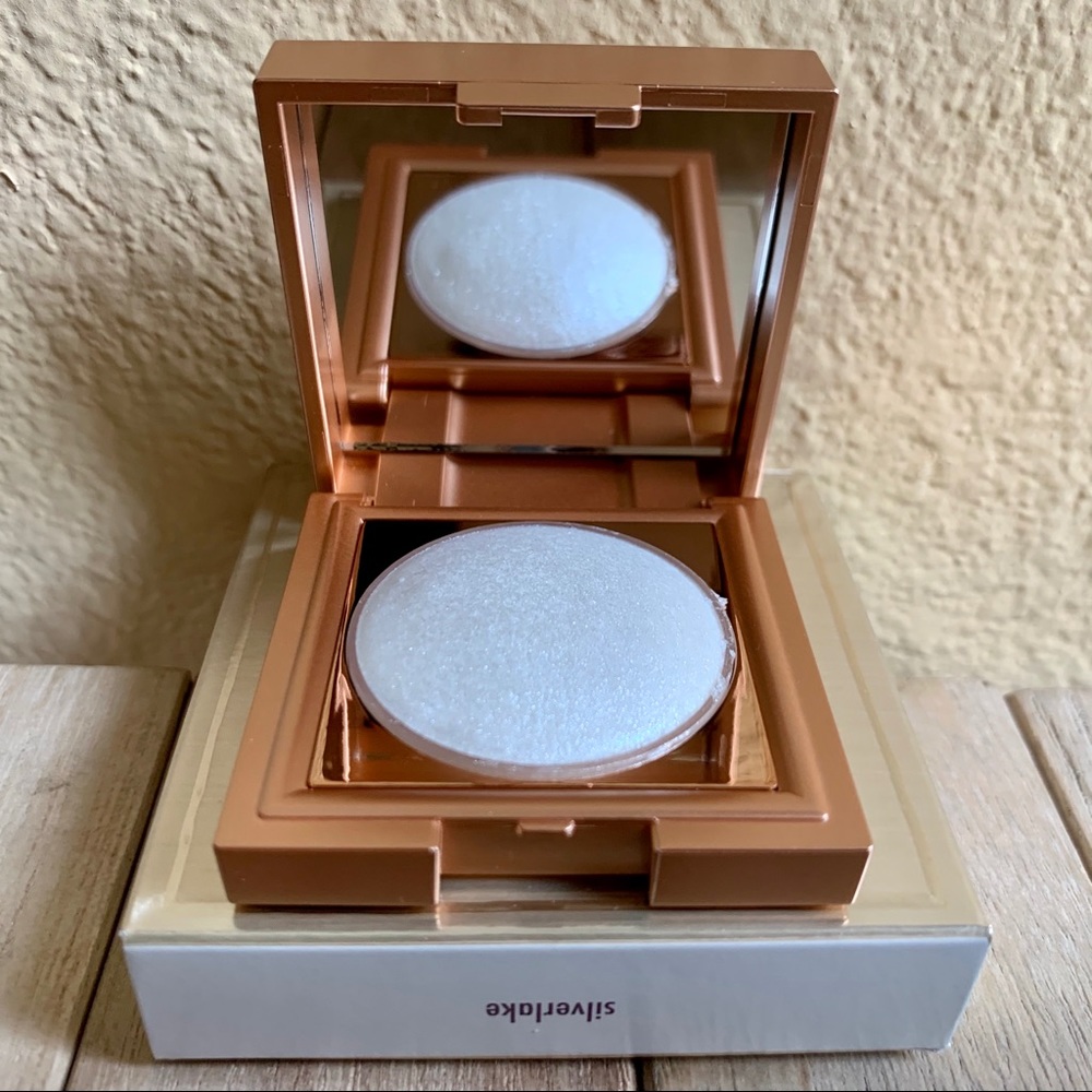 STILA HEAVENS DEW HIGHLIGHTER- SILVERLAKE